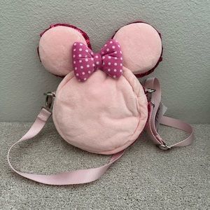 Minnie Mouse macaron bag